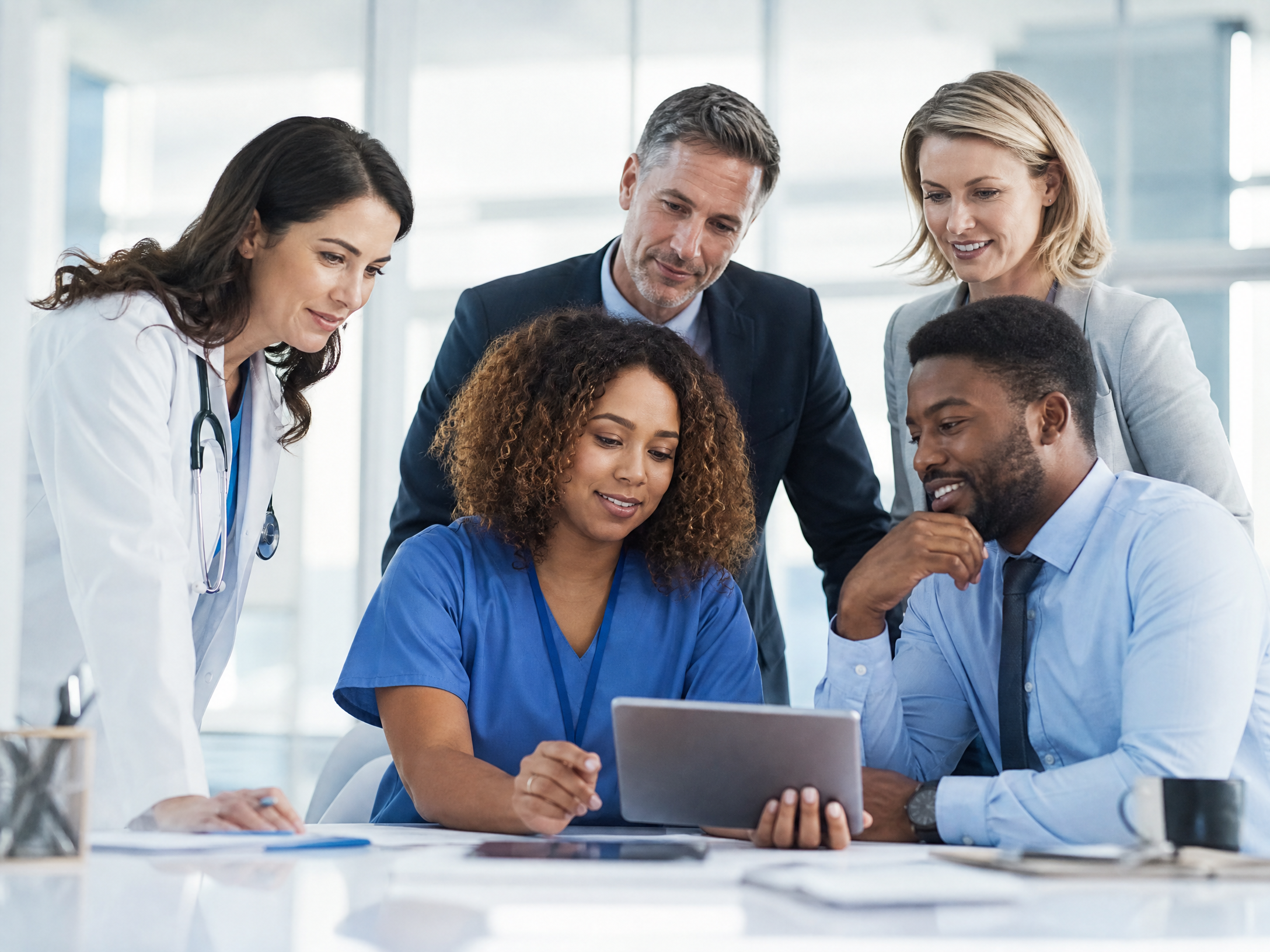 Equipo de Huminomics trabajando junto a profesionales de salud