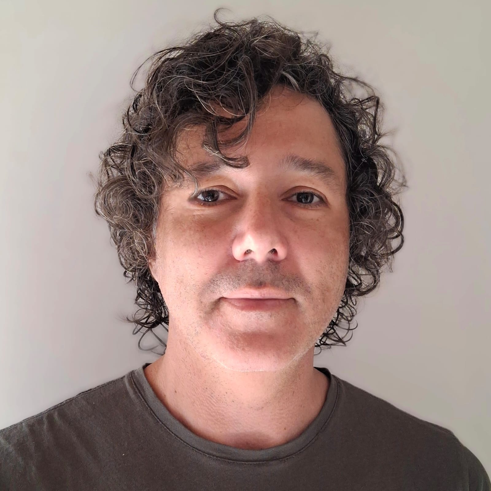 Dr. Roberto Velazquez